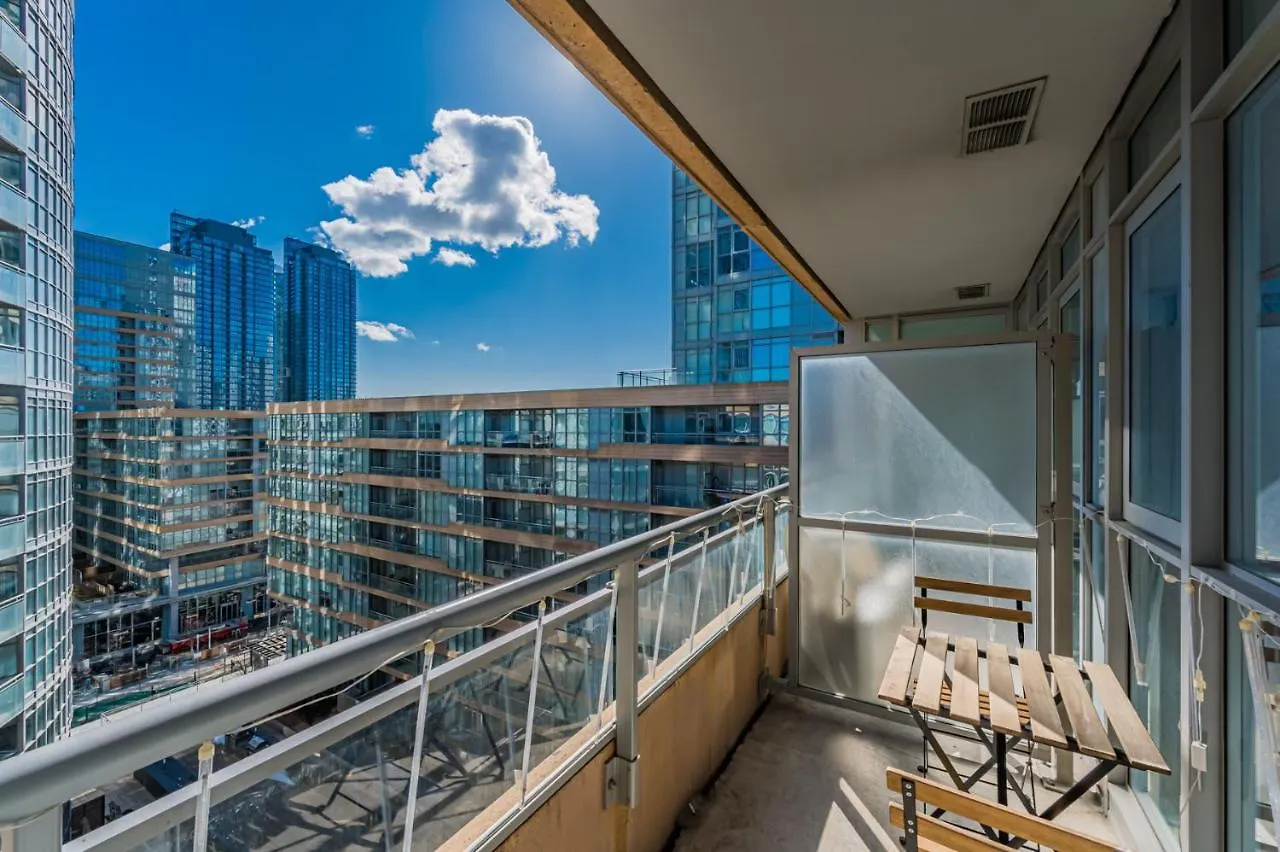 Hotel Dan Leckie Apartments