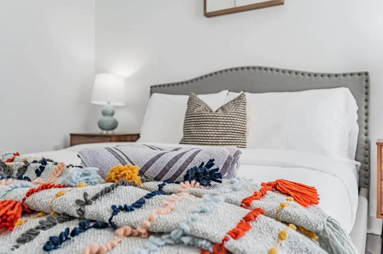 Hotel Dan Leckie Apartments